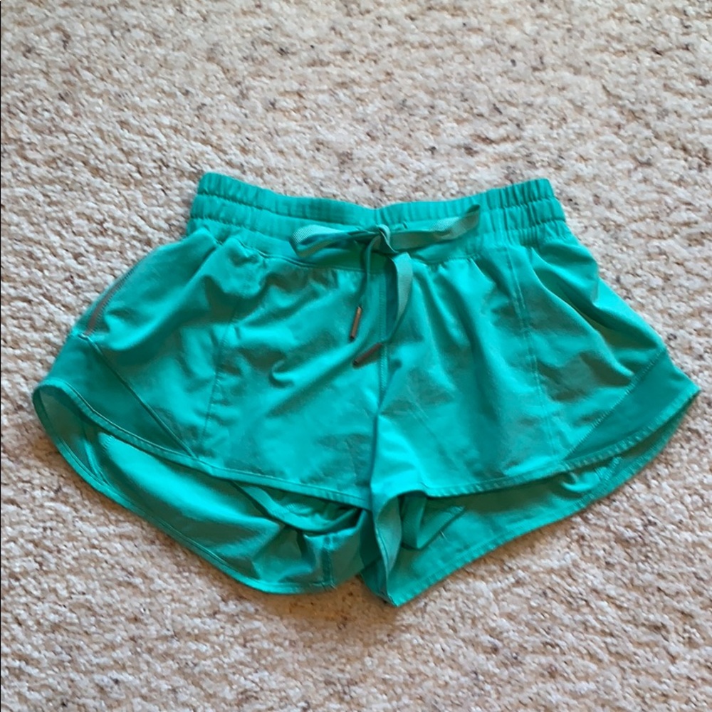 Lulu Hotty hot shorts size 2